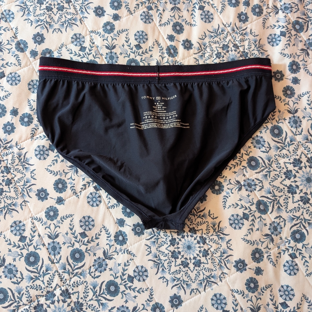Tommy Hilfiger Navy Briefs - Picture 4 of 4
